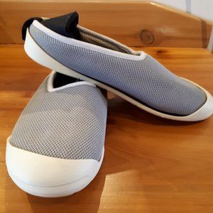 Mahabis Slip Ons - Like New!  - Size 7 -Grey and White